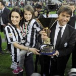 Sau trận đấu với Cagliari, Juventus làm lễ nhận Cup vô địch trên sân nhà dù họ chính thức vô địch Serie A trước đó hai vòng đấu.
