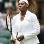Tay vợt số một thế giới nổi bật trên sâ đấu bởi bộ móng tay màu cam cùng màu với quần short khi khoác bên ngoài bộ đồ trắng toát theo quy định về trang phục nghiêm ngặt tại giải Wimbledon đang diễn ra ở Anh.